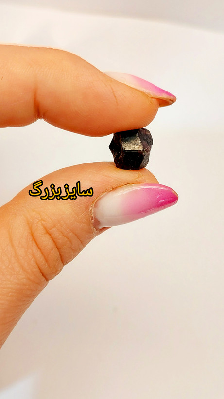 بلورگارنت سرخ،چندضلعی،پوست گرفته، سایز بزرگ،پک 10 گرمی