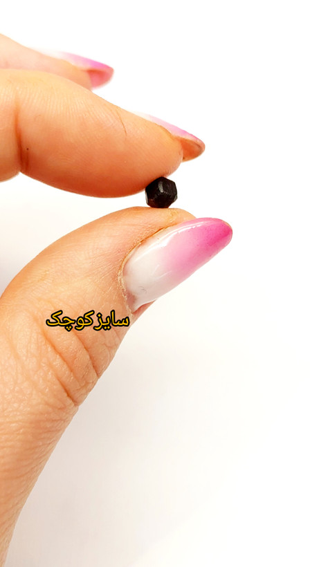 بلورگارنت سرخ،چندضلعی،پوست گرفته،سایزکوچک،پک ۱۰ گرمی