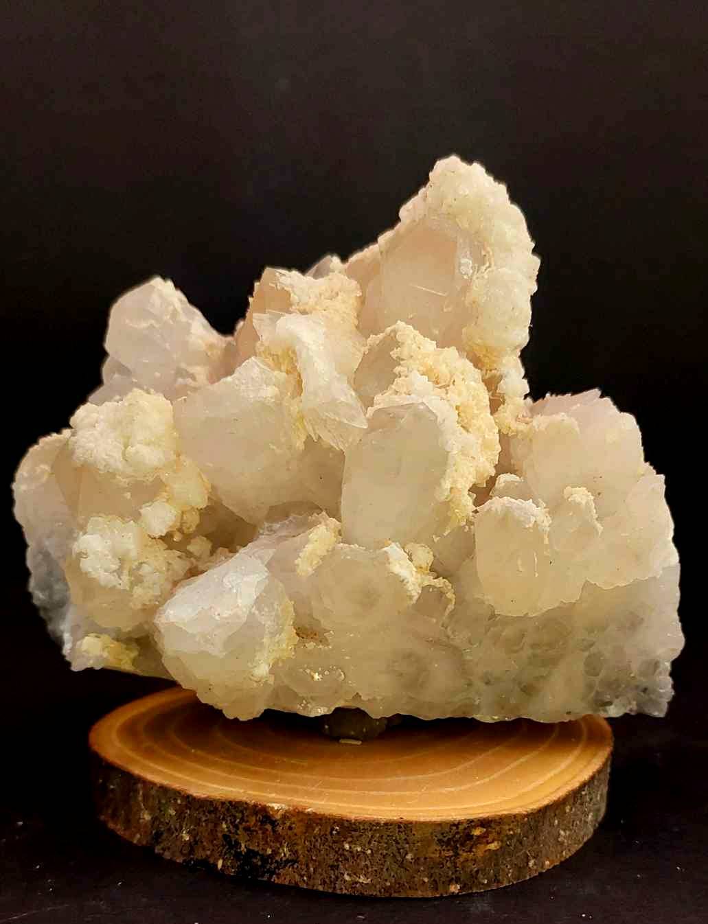 سنگ کلاستر کوارتز با همرشتی دولومیت