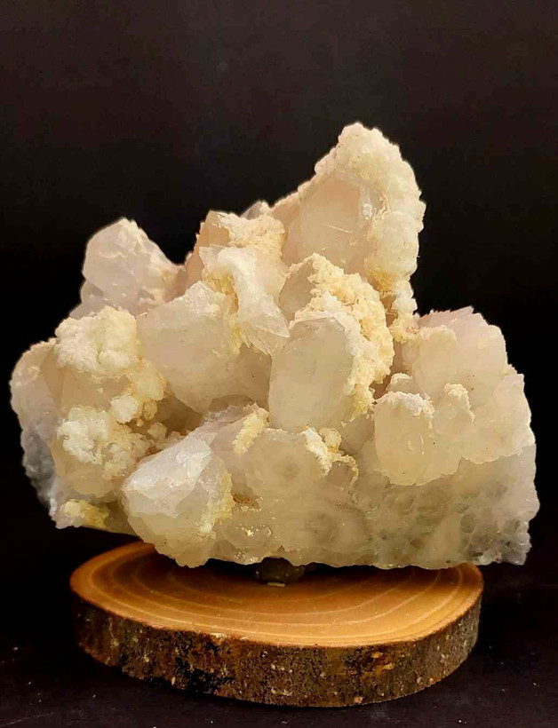 سنگ کلاستر کوارتز با همرشتی دولومیت