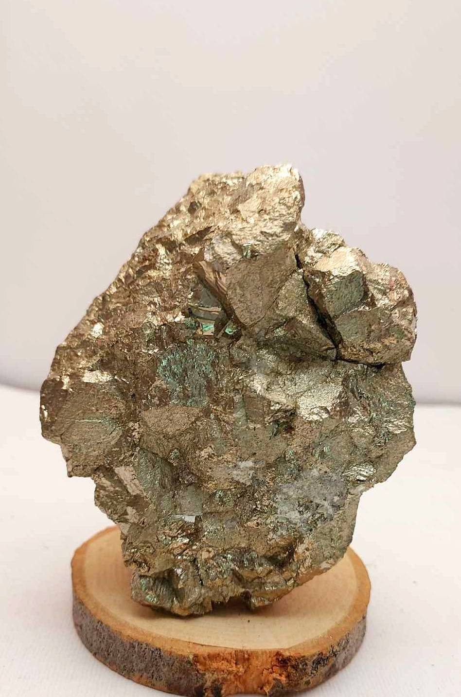 سنگ پیریت طلایی