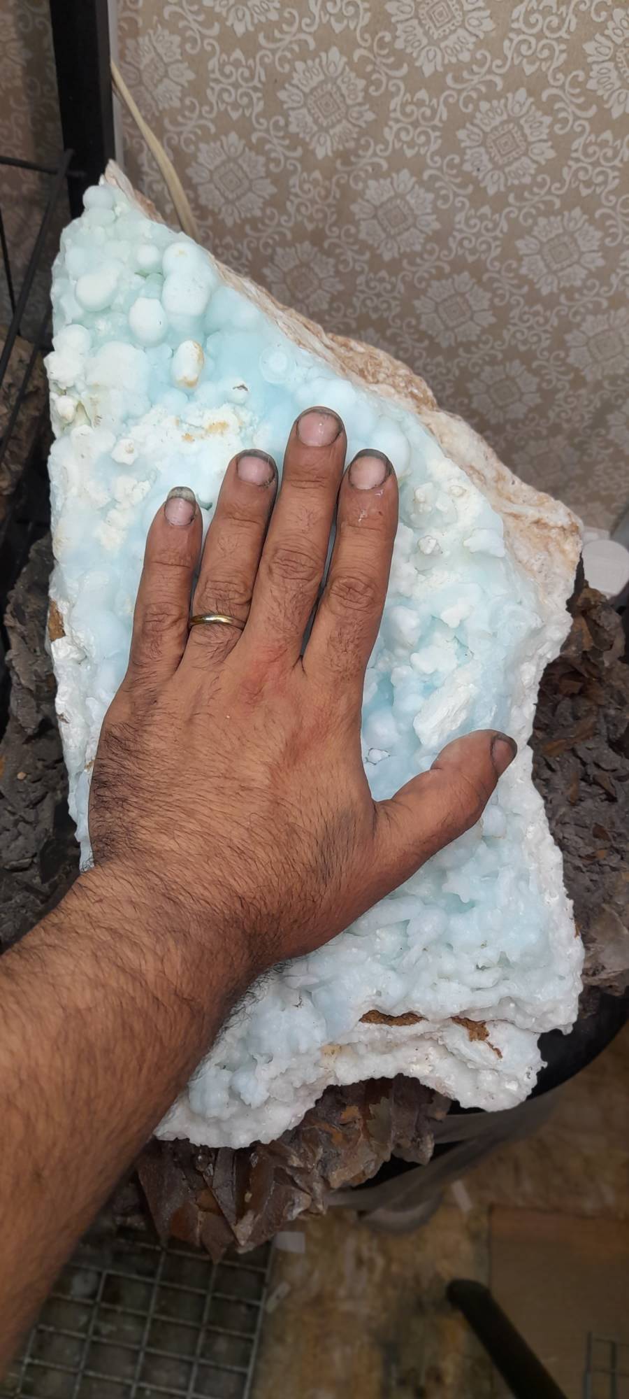 سنگ آراگدنیت ابی