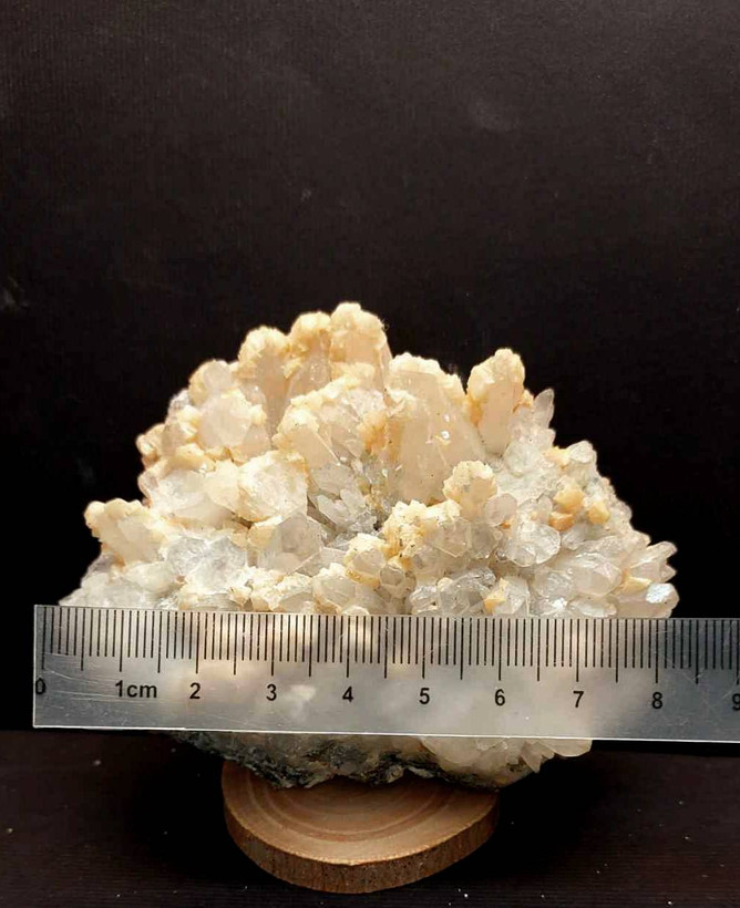 سنگ کلاستر کوارتز با همرشتی دولومیت ، طبیعی و معدنی k57