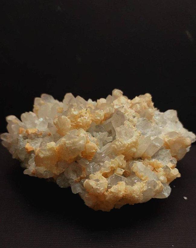 سنگ کلاستر کوارتز با همرشتی دولومیت ، طبیعی و معدنی k57